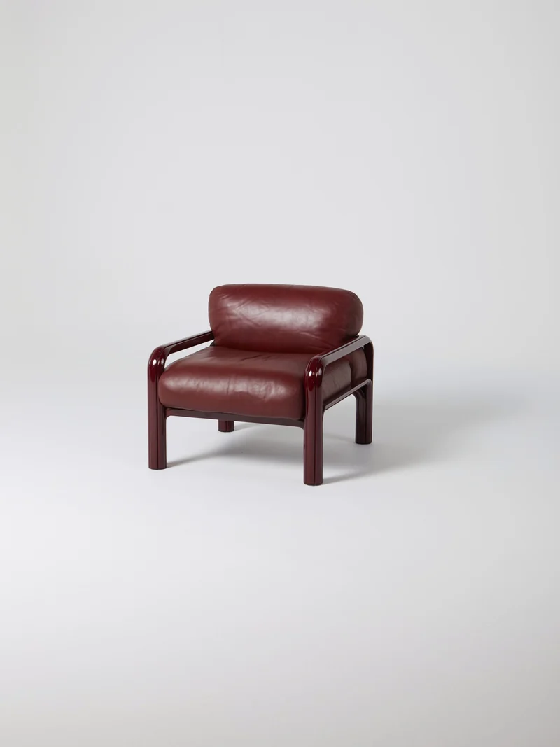 Aulenti Lounge Chair / Burgundy
