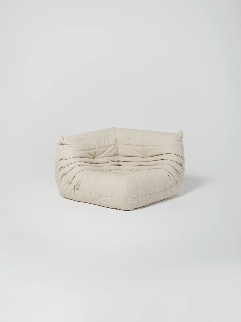 Togo / White | Corner