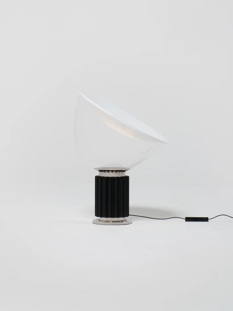 Taccia / Table lamp / Black
