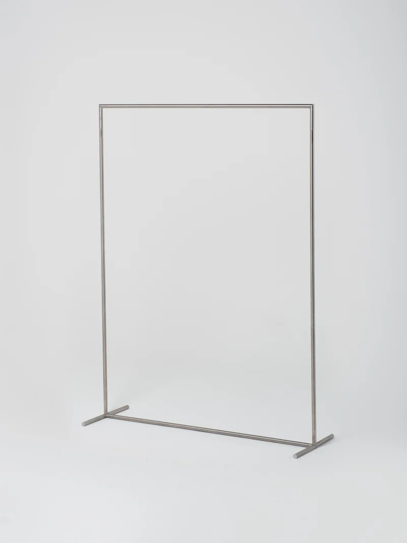 Rail 18H / High | Round | 150cm x 200cm | Steel