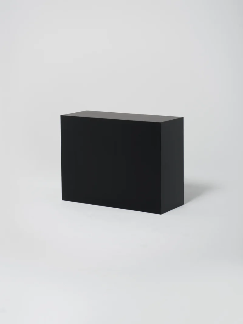Cube 10 / 100x40x75cm / Black