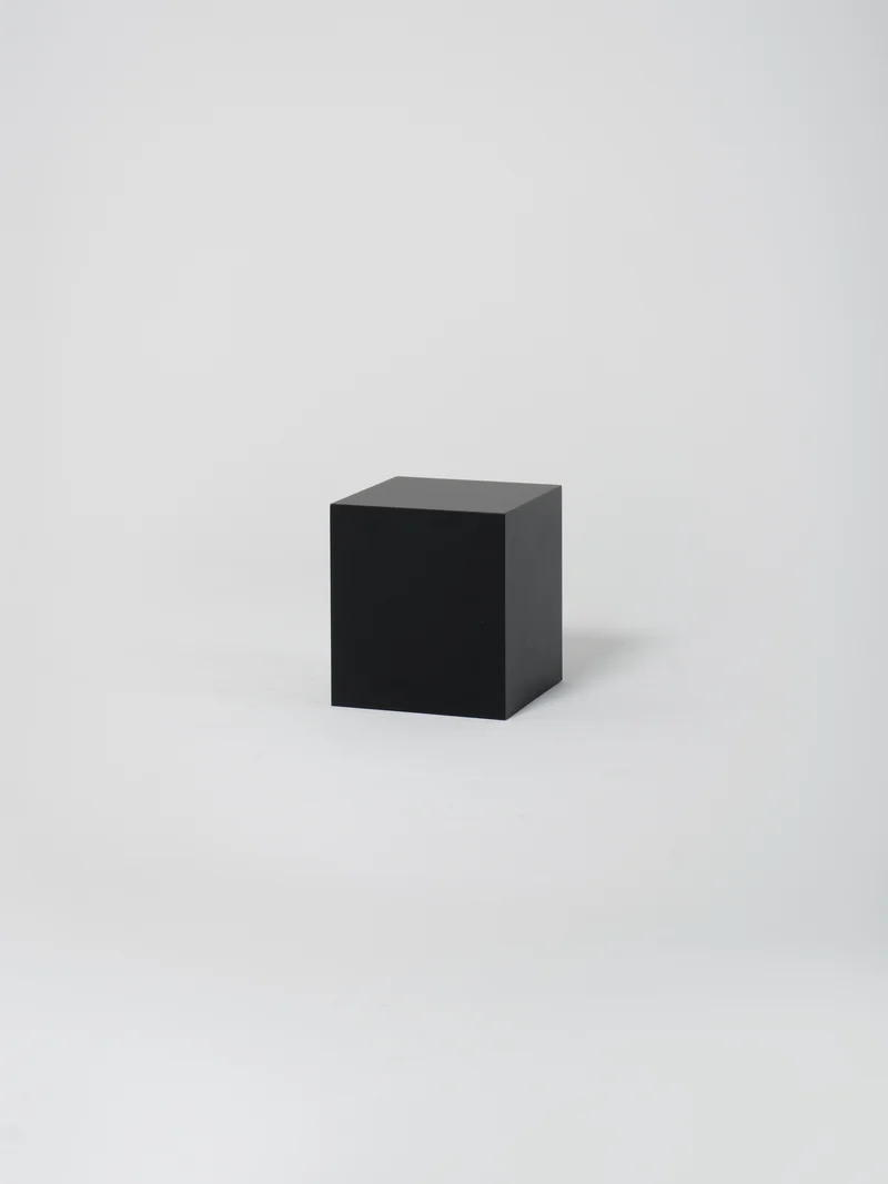 Cube 8 / 45cm x 50cm / Black