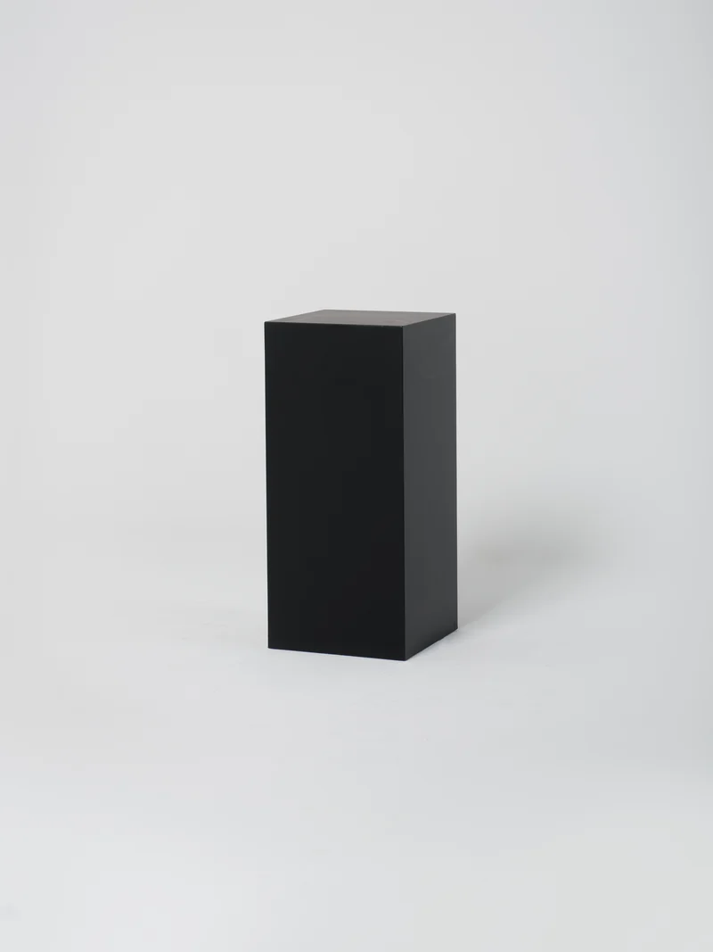 Cube 4 / 45cm x 100cm / Black