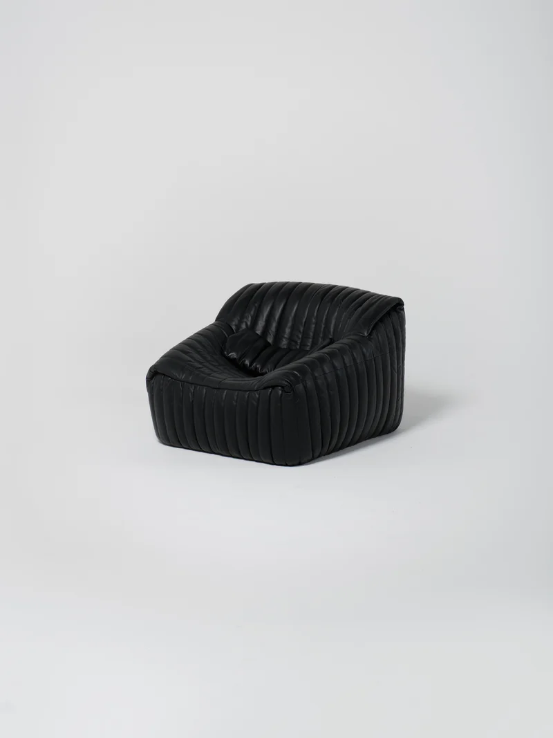 Sandra Armchair / Black