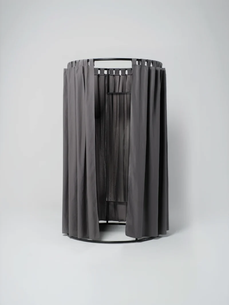 Fitting Room / Black