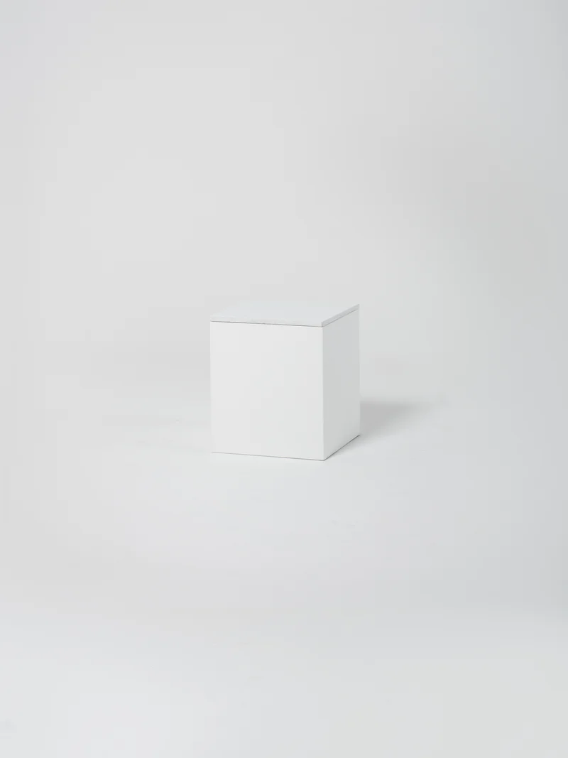 Cube 8 / 45cm x 50cm / White / White Concrete