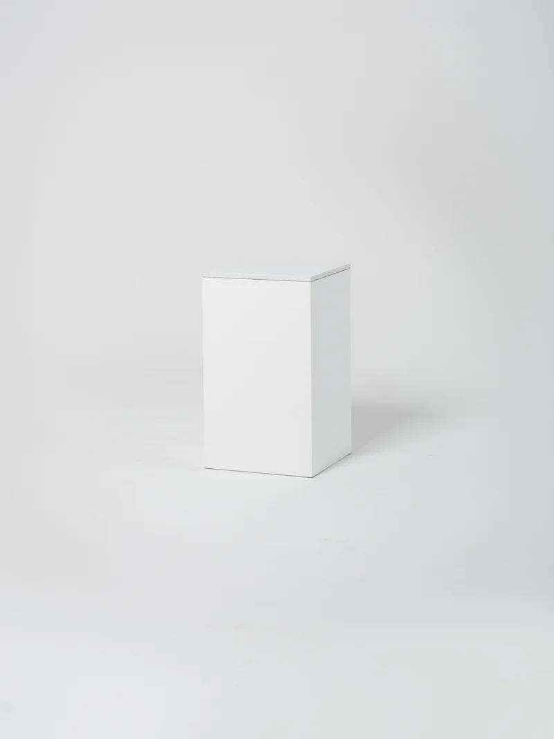 Cube 7 / 45cm x 75cm / White / White Concrete