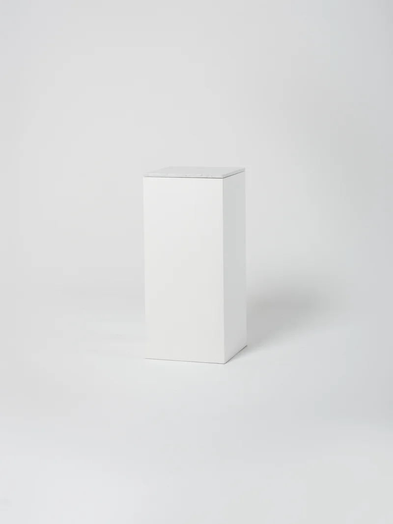 Cube 4 / 45cm x 100cm / White / Bianco Carrara