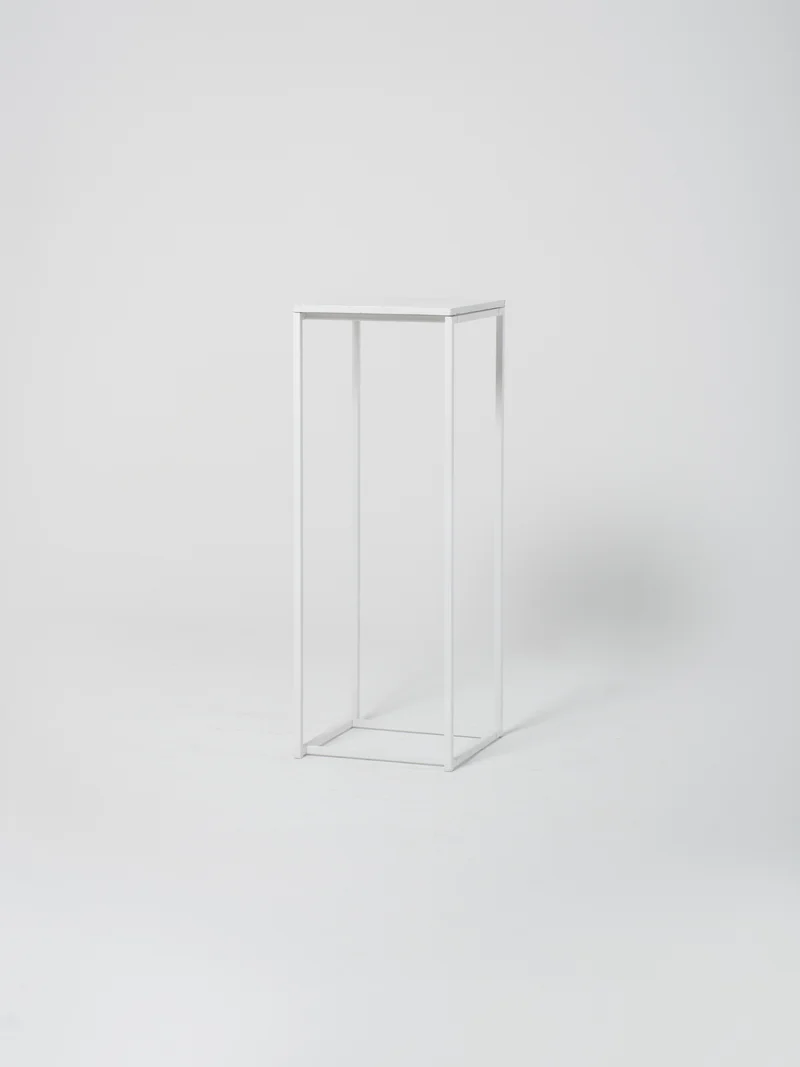 Podium 8 / 45cm Square / White Concrete