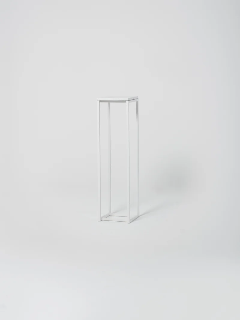 Podium 8 / 30cm Square / White Concrete
