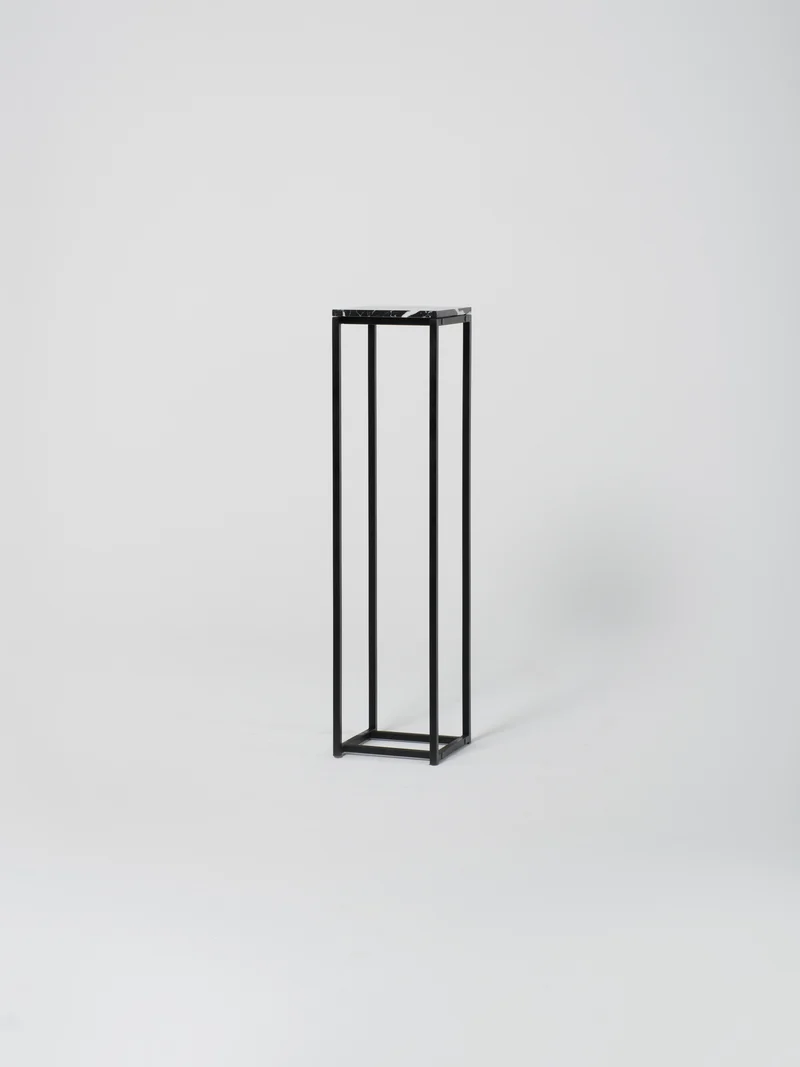 Podium 4 / 30cm Square / Nero Marquina