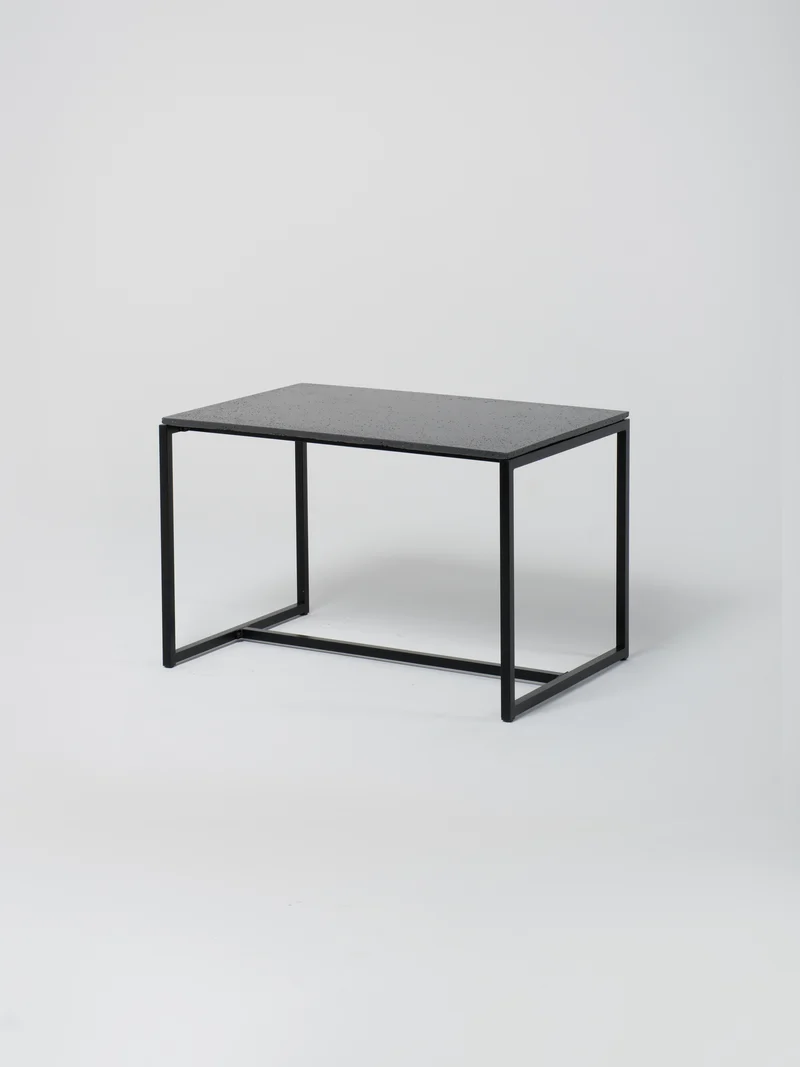 Table 9 / Black / Anthracite Concrete