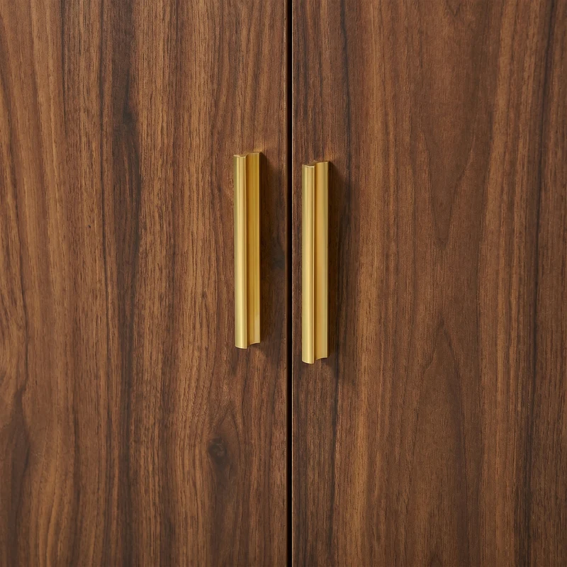 Buffet effet noyer avec portes coulissantes, design arrondi à rainures verticales accents dorés MINIMALISTCONTAINERS