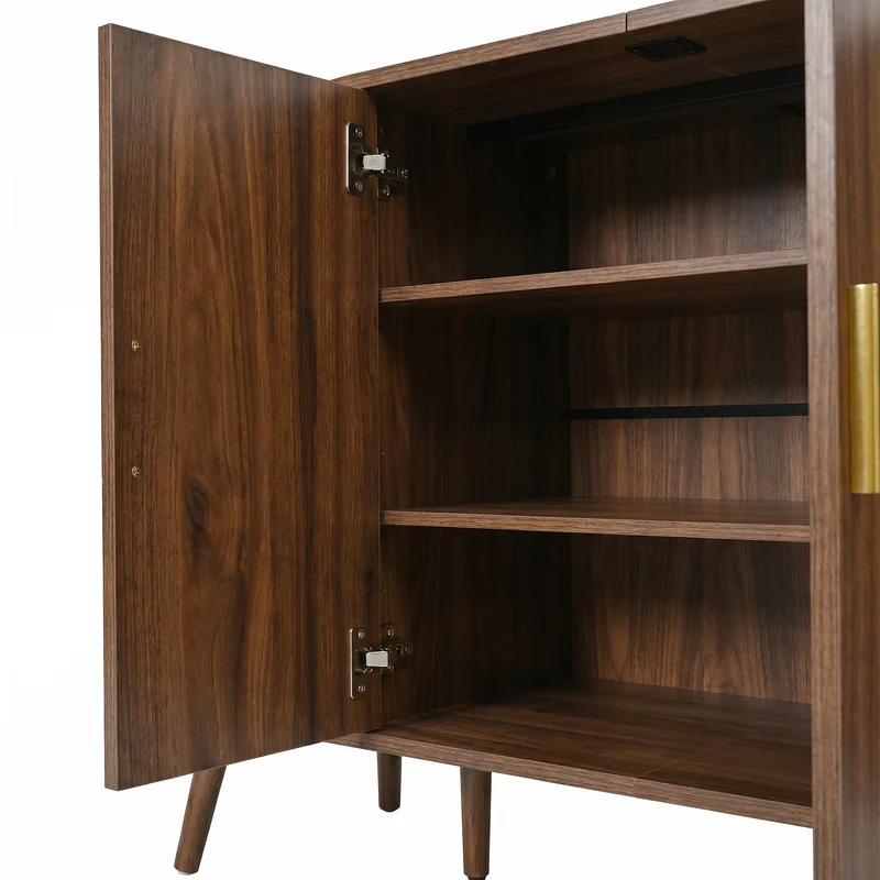 Buffet effet noyer avec portes coulissantes, design arrondi à rainures verticales accents dorés MINIMALISTCONTAINERS