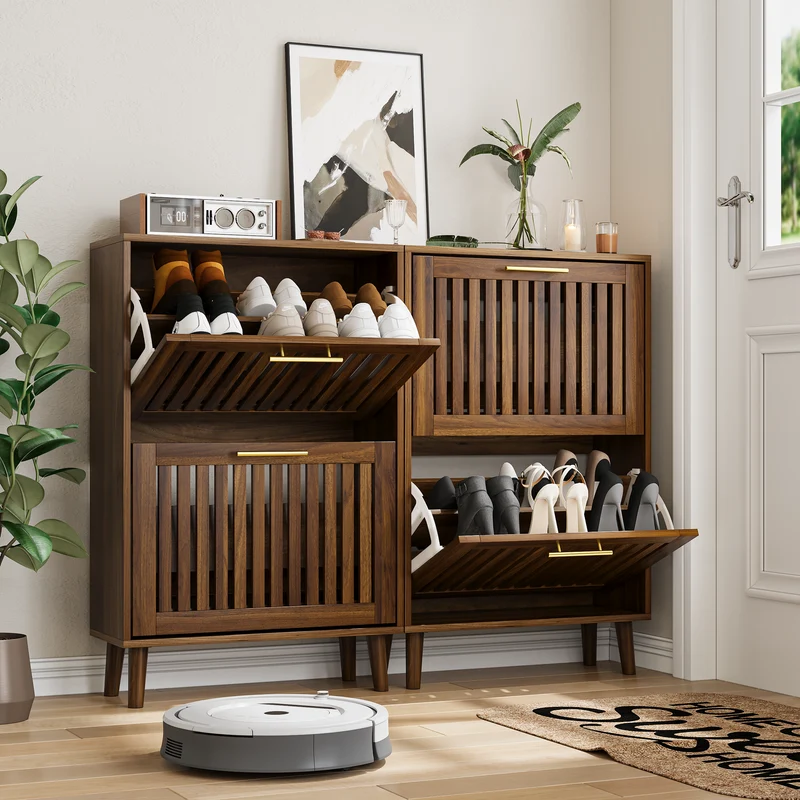 Meuble à chaussures effet bois foncé avec 2 abattants à lattes et poignées dorées QUANTAORA