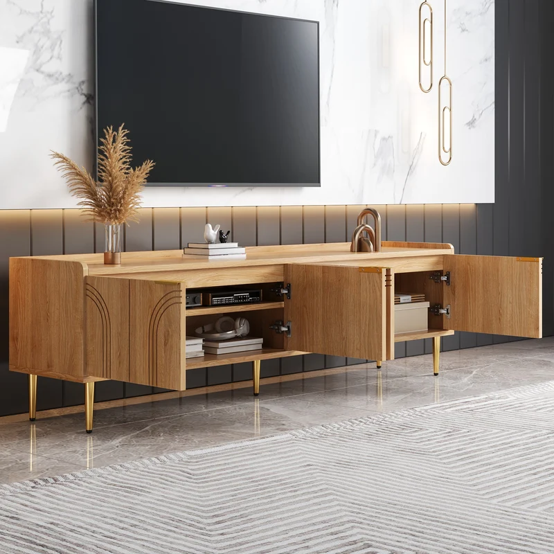 Meuble TV bas design bois naturel 170 cm, portes sculptées 3D, poignées et pieds dorés SOLIFLUCFLOW