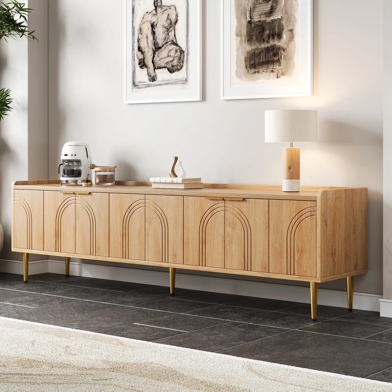 Meuble TV bas design bois naturel 170 cm, portes sculptées 3D, poignées et pieds dorés SOLIFLUCFLOW