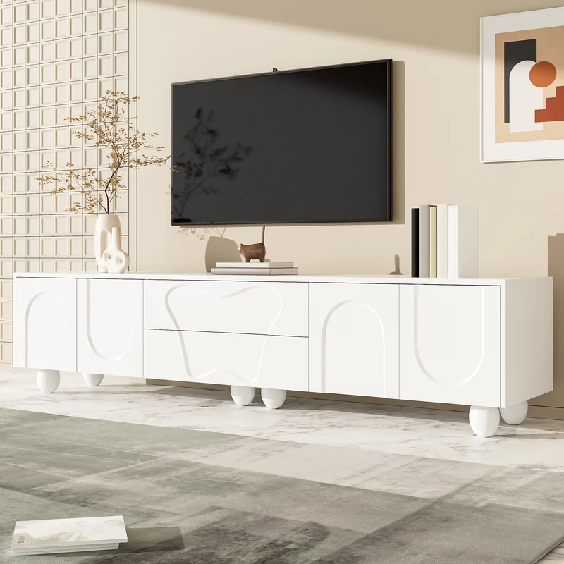 Meuble TV blanc 4 portes géométriques sculptés pieds boules 180*40*42cm RIFTMYRKON