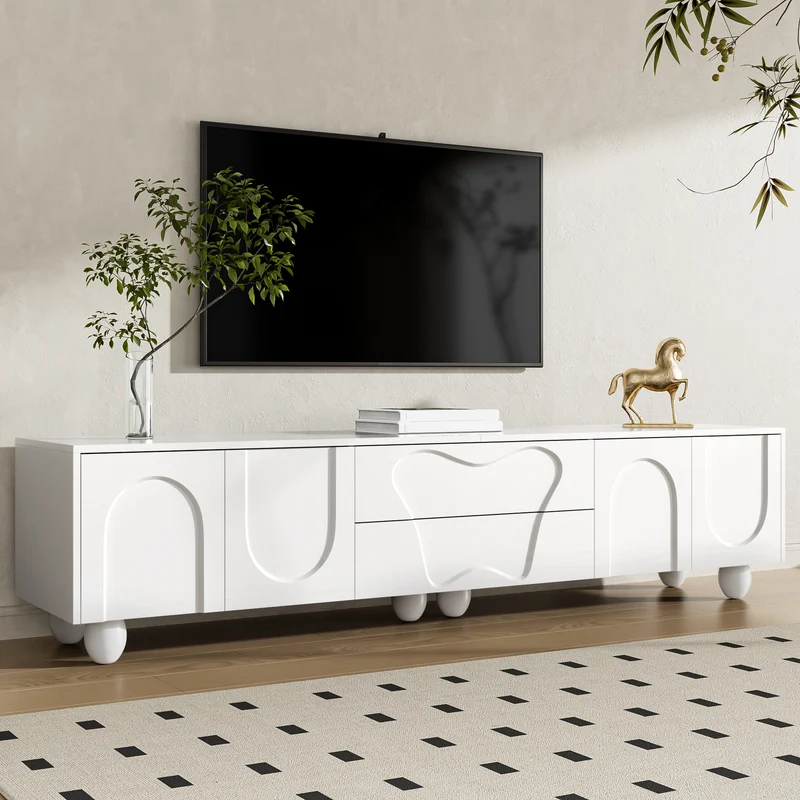 Meuble TV blanc 4 portes géométriques sculptés pieds boules 180*40*42cm RIFTMYRKON