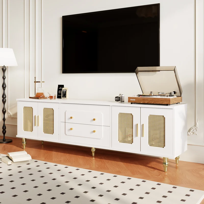 Meuble TV élégant avec portes en rotin et détails dorés DHUPHIEDS