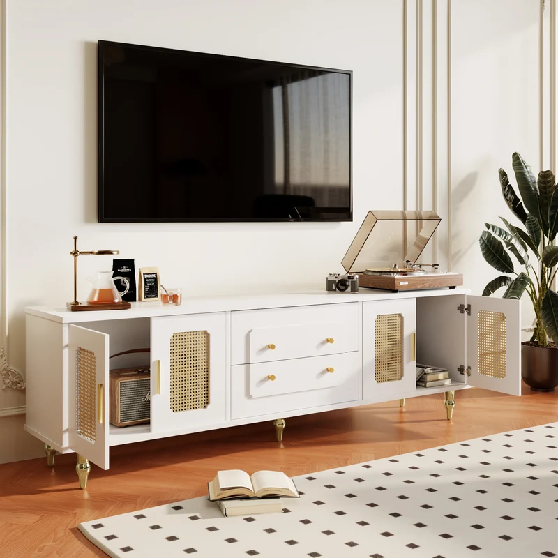 Meuble TV élégant avec portes en rotin et détails dorés DHUPHIEDS