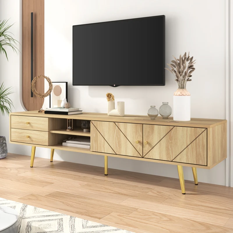 Meuble TV effet bois naturel portes rainurés, et accents dorés HUMUX