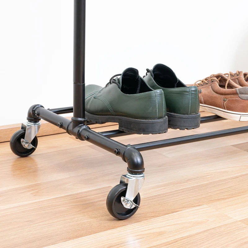 Tatkraft Drago – Portant à vêtements solide sur roulettes, 2 tringles, capacité 110 kg, étagère à chaussures, métal noir