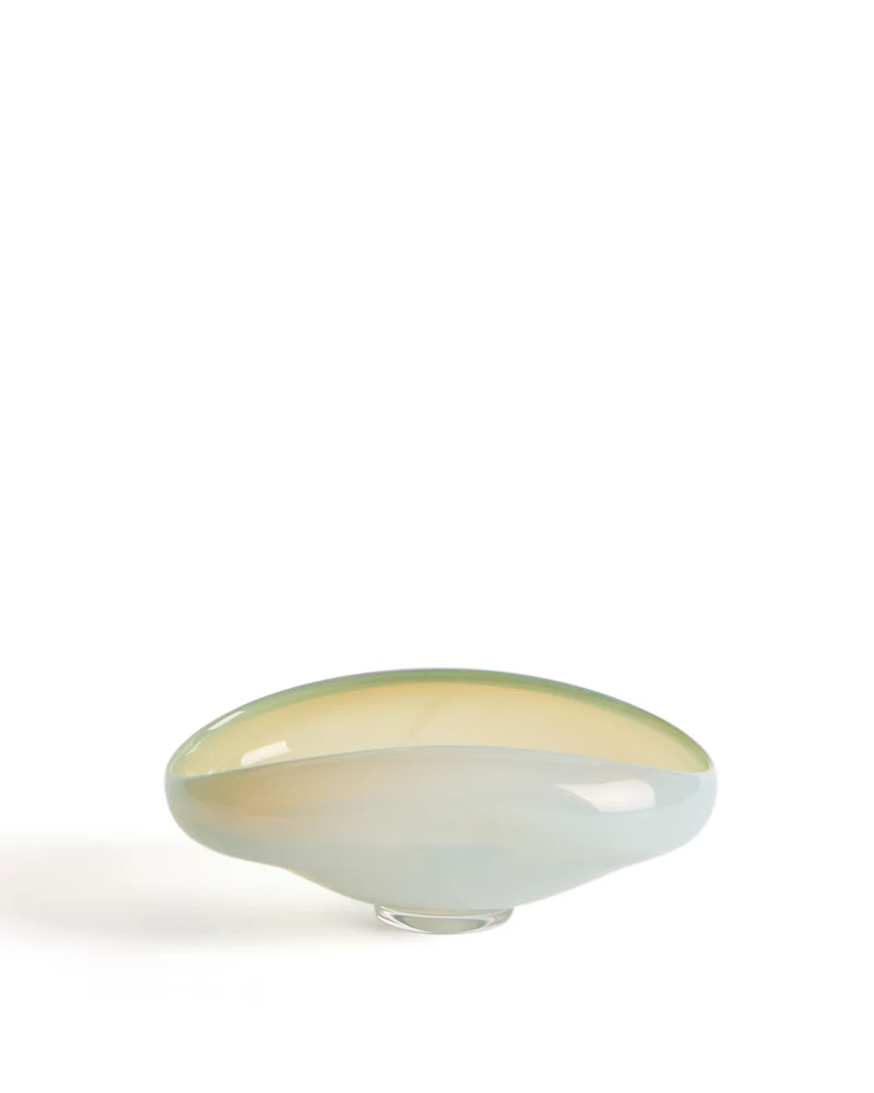 Nodila white glass centrepiece 23 x 16.5cm