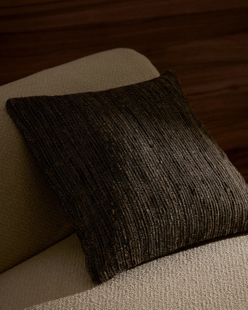 Gulbe cushion cover