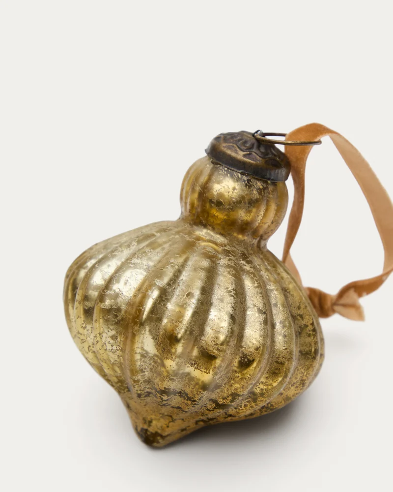 Raj set of 4 hanging ornaments made of gold recycled glass, 8 cm