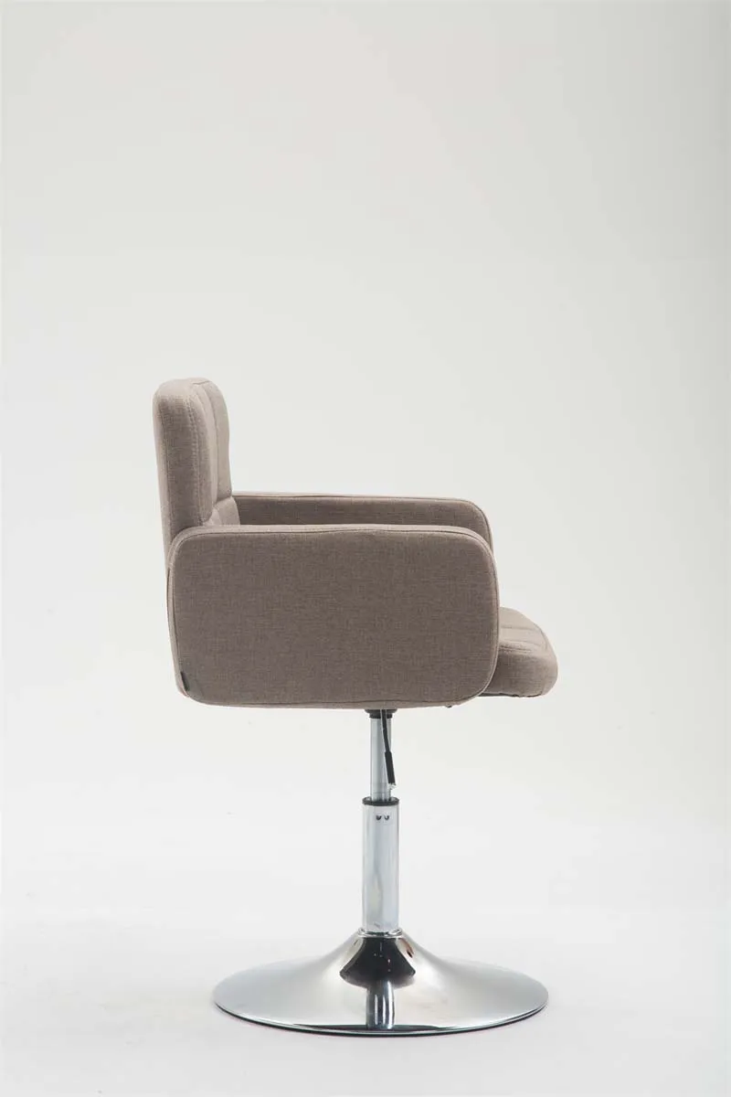 Fauteuil lounge avec accoudoirs rembourrés pivotant à 360° en tissu couleur taupe et métal chromé 10_0002811