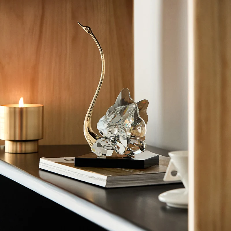 Modern Luxury Crystal Glass Metal Swan Figurine Set Decorative Sculpture Desk Decor For Living Room