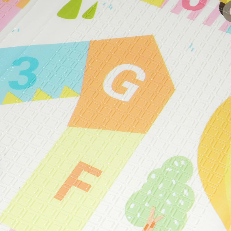 Tapis de jeu pour bébé pliable réversible 194 x 176,5 x 1,5 cm antidérapant lavable design scandinave en xpe multicolore 21_0000754