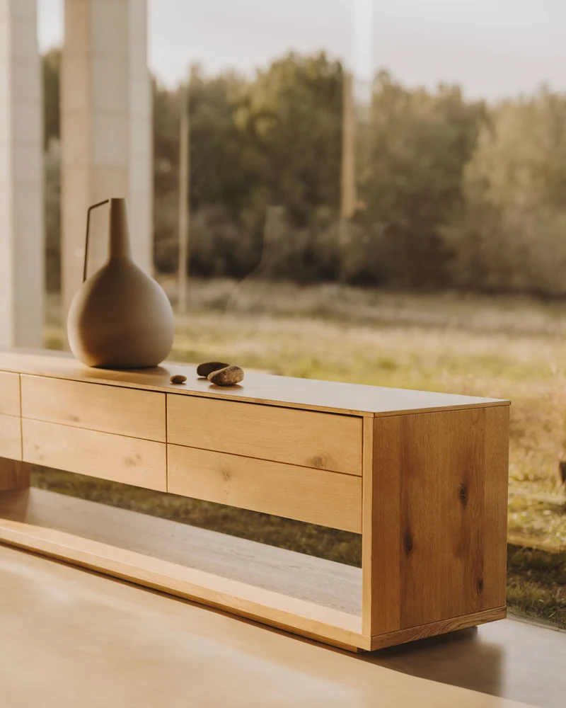 Alguema TV stand with 3 drawers in oak veneer with natural finish, 200 x 51 cm