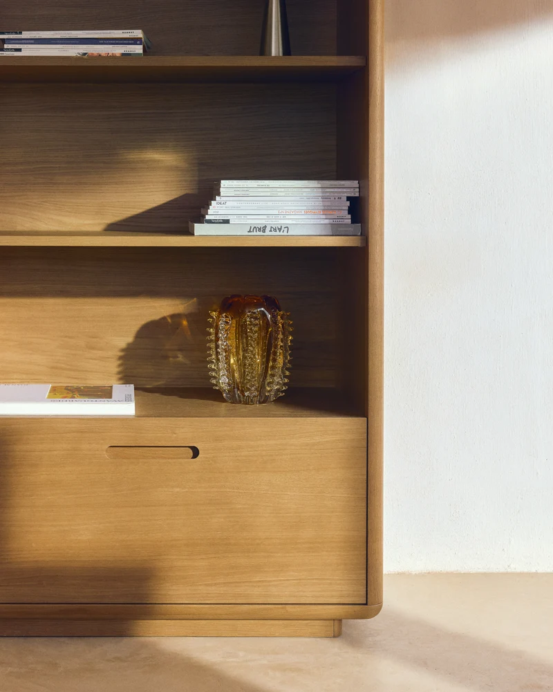 Arelida shelving unit made of oak veneer and solid oak wood with light brown finish 90 x 185 cm FSC Mix Credit