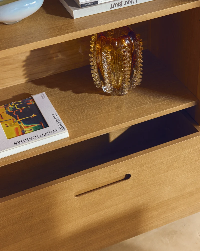 Arelida shelving unit made of oak veneer and solid oak wood with light brown finish 90 x 185 cm FSC Mix Credit