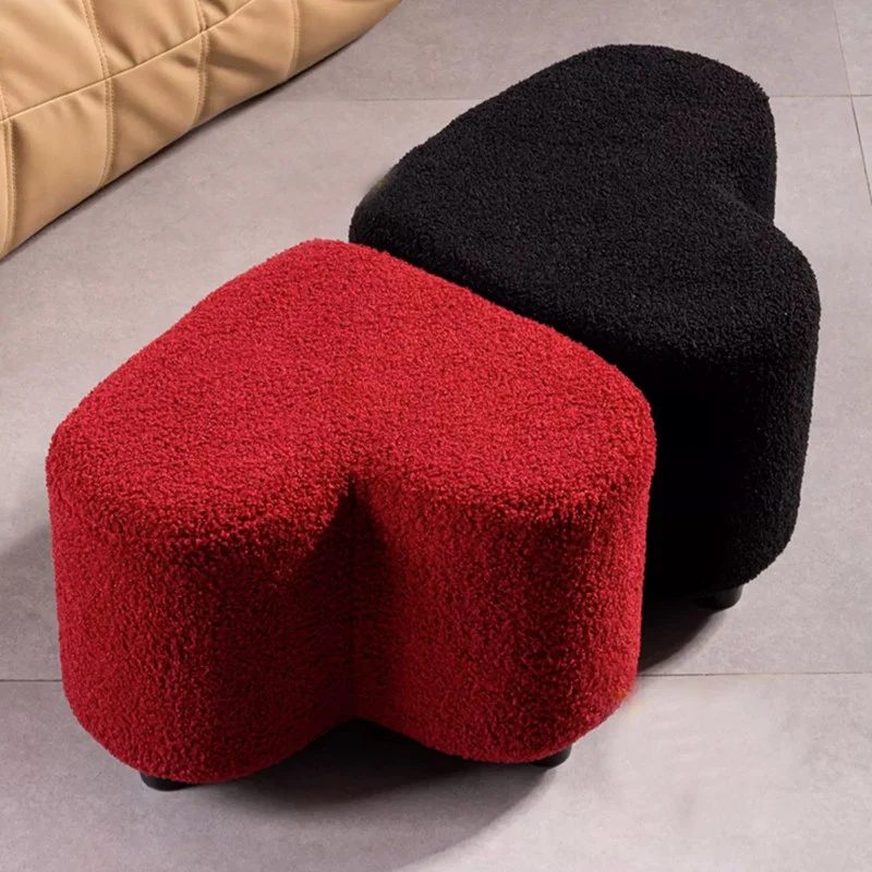 Contemporary Creative Sherpa Fabric Heart-Shaped Low Stool Plywood Frame Accent Ottoman For Entryway & Living Room