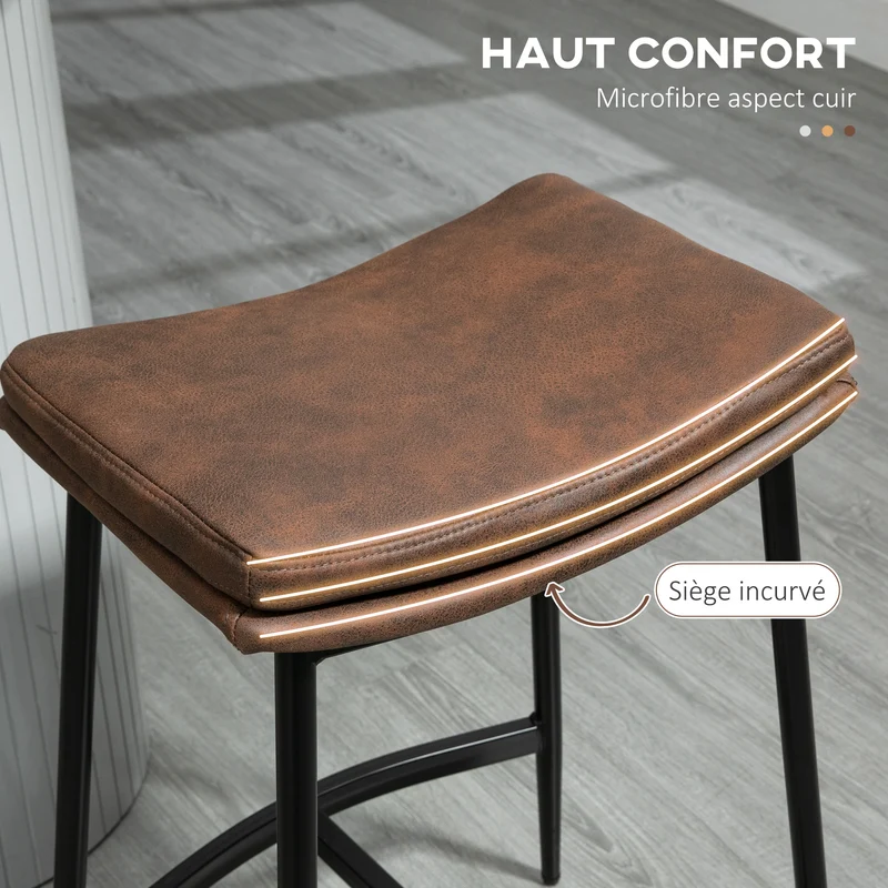 Lot de 2 tabourets de bar assise incurvée rembourrée 48,5 x 38,5 x 68,5 cm repose-pieds industriel en microfibre marron 21_0002360