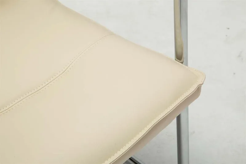Lot de 2 chaises cantilever en similicuir crème et métal chromé avec dossier rembourré 10_0007811