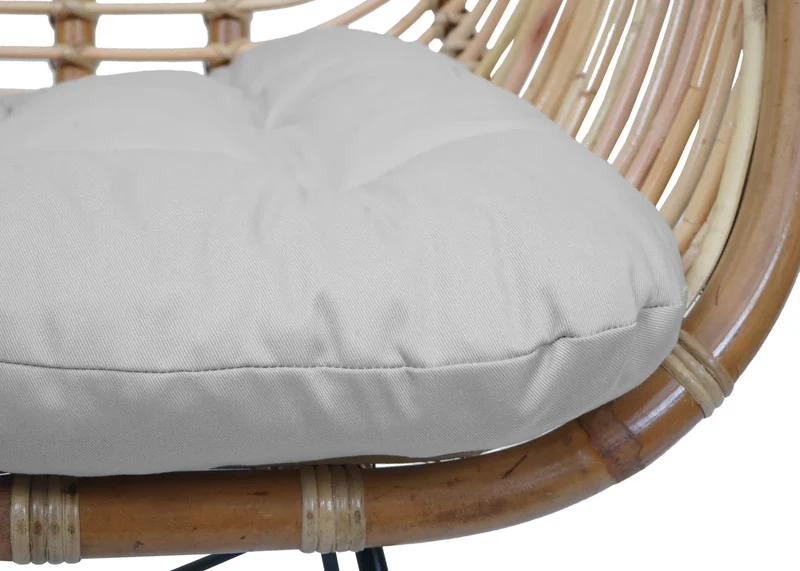 Chaise de salle à manger en rotin Kubu naturel avec coussin crème avec accoudoirs et structure métal style naturel bohème moderne 04_0009161