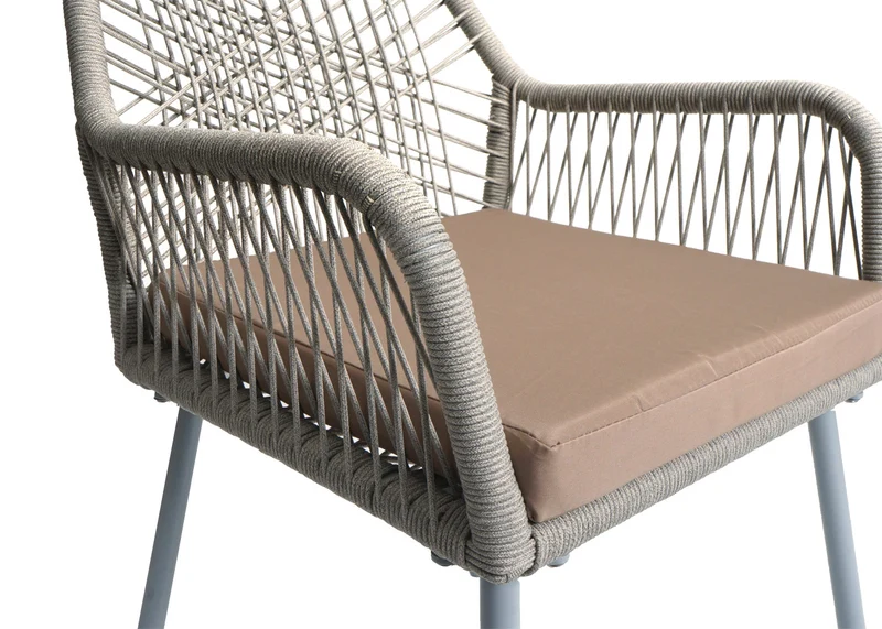 Lot de 2 chaises de jardin motif graphique aéré en aluminium gris corde tressée et coussins taupe inclus 04_0009693
