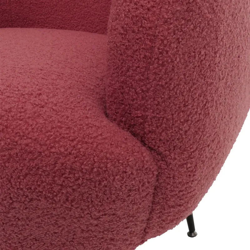 Fauteuil lounge dossier enveloppant et design arrondi en tissu bouclé rouge pourpre avec pieds métal 04_0009484