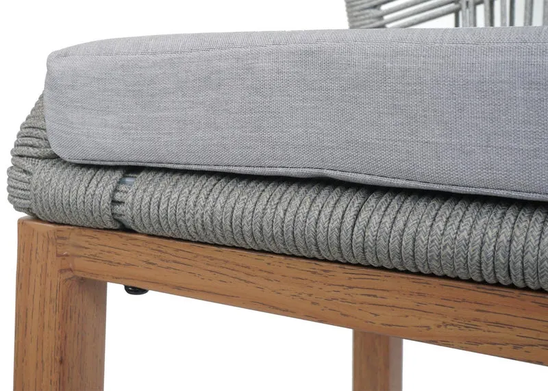 Lot de 2 tabourets de bar extérieur avec dossier cordage élastique décoratif et repose-pieds structure acier effet bois coussins gris clair 04_0009641