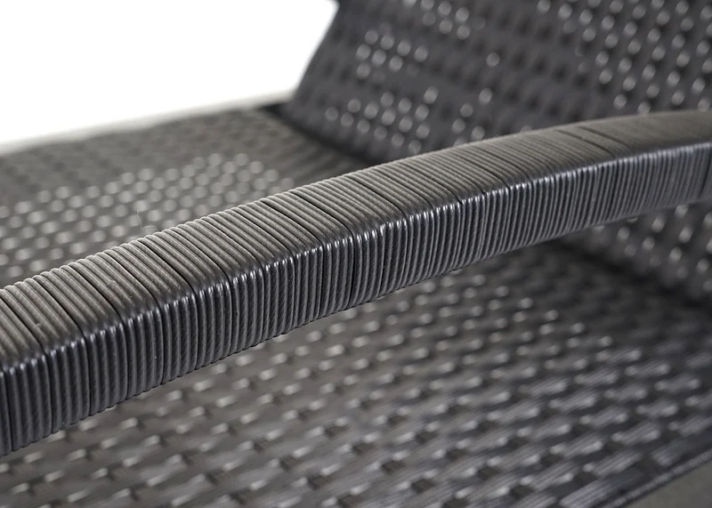 Ensemble de 2 chaises longues de jardin transat bain de soleil avec petite table en polyrotin noir coussin gris foncé 04_0002962