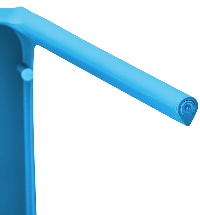 Chaise de jardin empilable dossier incurvé à quatre pieds stable en plastique bleu 10_0007888