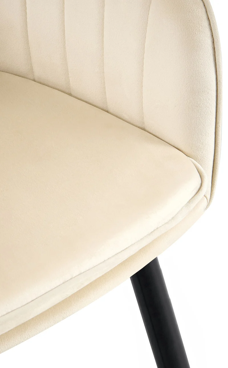 Fauteuil élégant en velours crème avec coutures verticales et pieds métal noir 10_0007697
