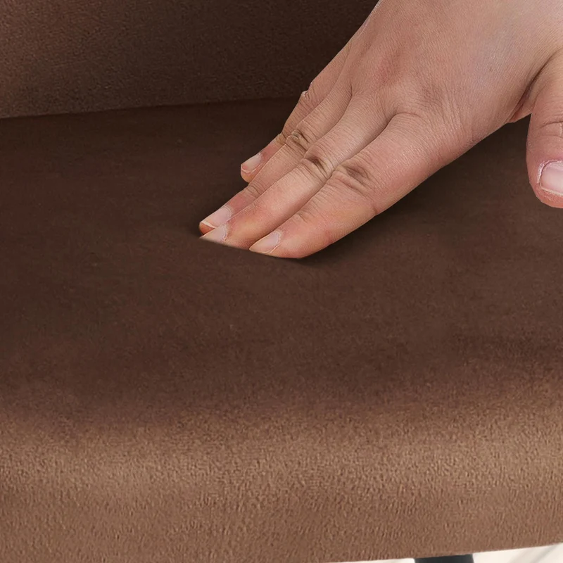 Chaise de salle à manger en velours marron avec dossier arrondi et pieds métal noir moderne et intemporel 10_0007431