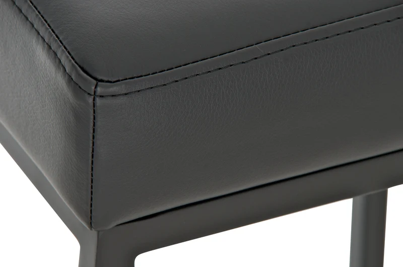 Lot de 2 tabourets de bar avec repose-pieds design simple hauteur 80 cm assise en PVC noir support en métal noir 10_0004367