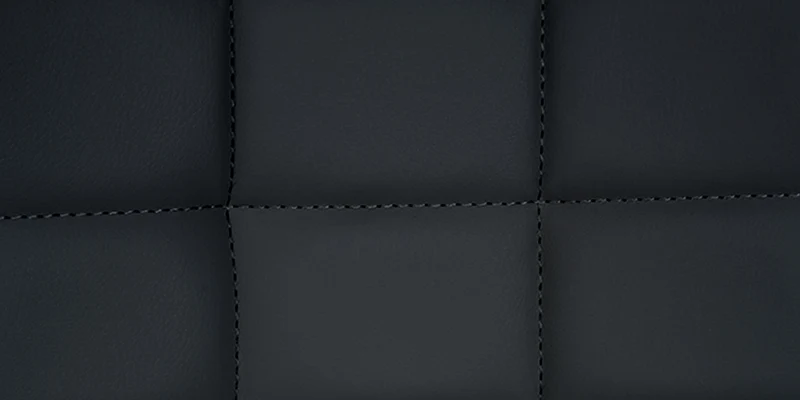 Lot de 2 tabourets de bar structure métallique noir assise en PVC noir avec surpiqûres 10_0004441