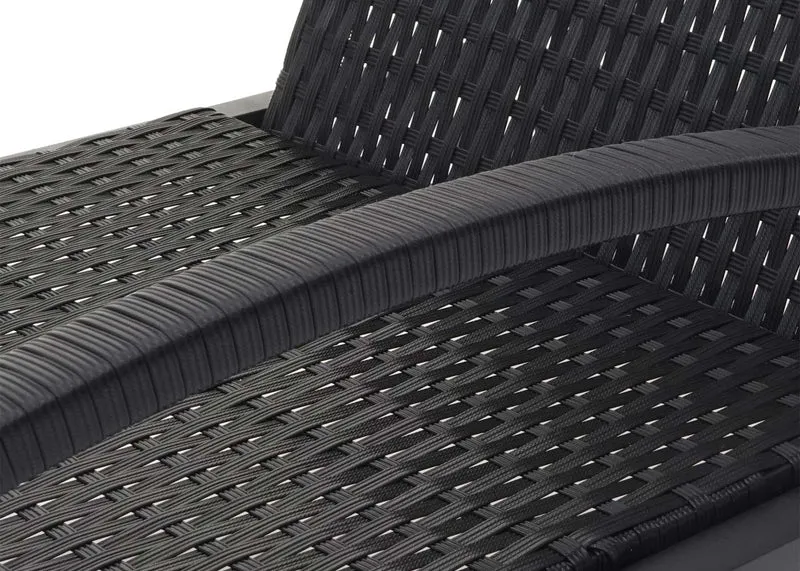 Ensemble de 2 chaises longues de jardin transat bain de soleil avec petite table en polyrotin noir coussins beige 04_0002961